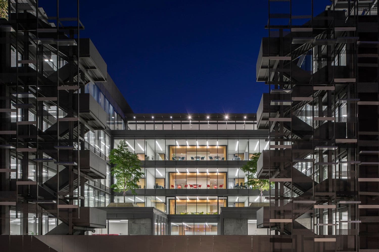 Holcom HQ