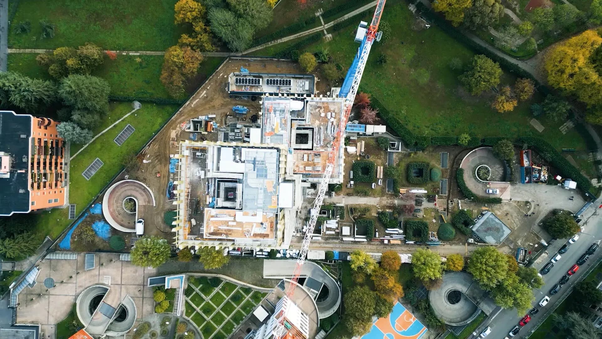 Offriamo un servizio di regia completo, affiancando visione strategica e presidio tecnico al fine di orchestrare tutte le fasi del progetto supervisionando gli output, minimizzando il dispendio di risorse e massimizzando la qualità.